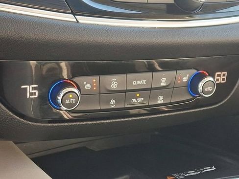 Used 2023 Buick Enclave Essence w/ Experience Buick Package AWD/4WD image 19