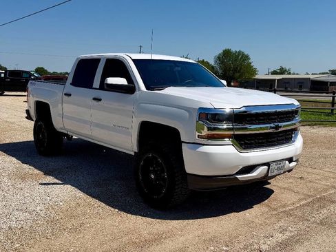 Used 2018 Chevrolet Silverado 1500 W/T w/ Trailering Package RWD image 3