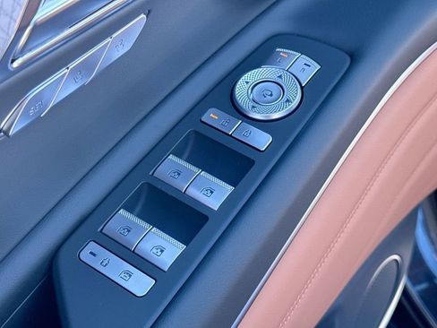 Used 2025 Genesis GV80 2.5T Advanced image 13