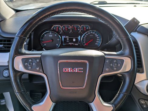 Used 2019 GMC Yukon XL SLT w/ Open Road Package image 17