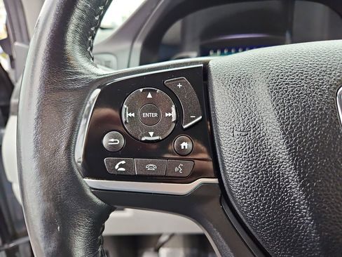 Used 2020 Honda Pilot Touring image 11