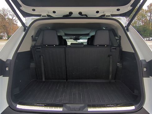 Used 2025 Toyota Grand Highlander FWD image 27