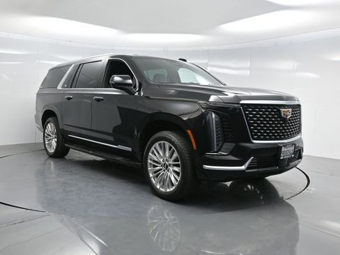 Used 2025 Cadillac Escalade ESV Premium Luxury image 56
