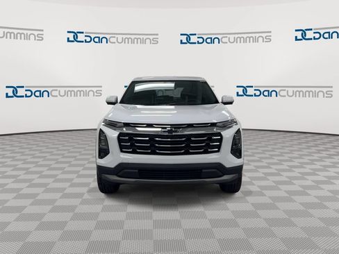 New 2026 Chevrolet Equinox LT w/ Safety and Technology Package FWD image 3