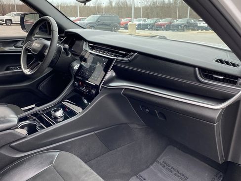 Used 2023 Jeep Grand Cherokee Altitude image 30