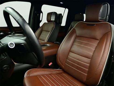 Used 2023 GMC Yukon XL Denali Ultimate image 4