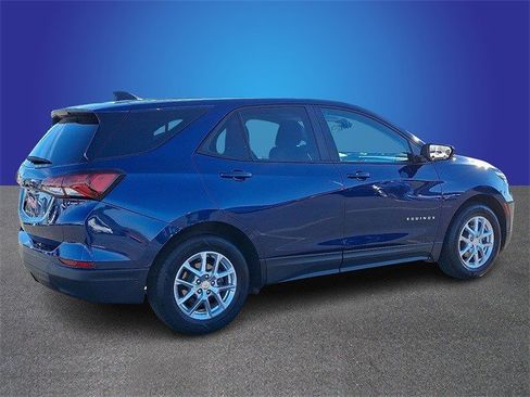 Certified 2022 Chevrolet Equinox LS w/ LS Convenience Package image 5