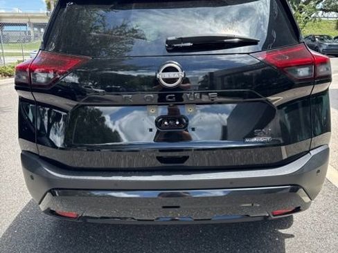 Used 2023 Nissan Rogue SV w/ SV Premium B Package FWD image 5