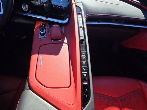 Certified 2022 Chevrolet Corvette Stingray Preferred Conv w/ Z51 Performance Package image 25