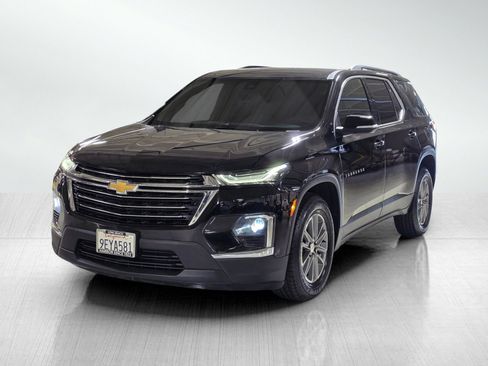 Used 2022 Chevrolet Traverse LT image 3