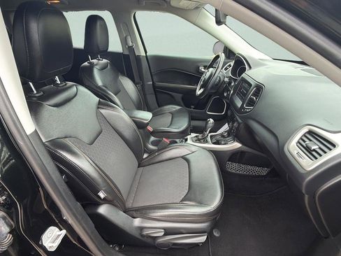 Used 2019 Jeep Compass Latitude AWD/4WD image 10