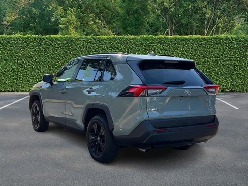 Used 2021 Toyota RAV4 XLE AWD/4WD image 6