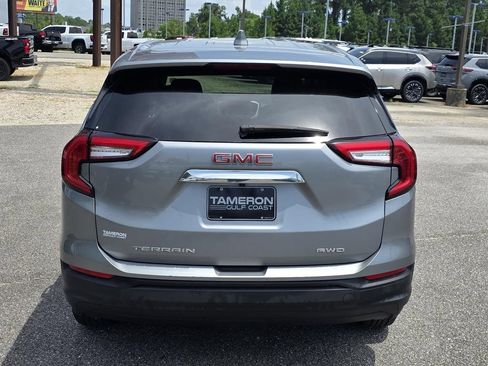 Used 2024 GMC Terrain SLE AWD/4WD image 4