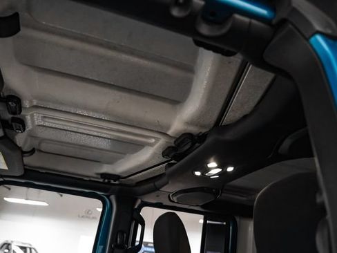 Used 2020 Jeep Wrangler Unlimited Sahara AWD/4WD image 30