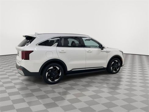 Used 2025 Kia Sorento EX image 11