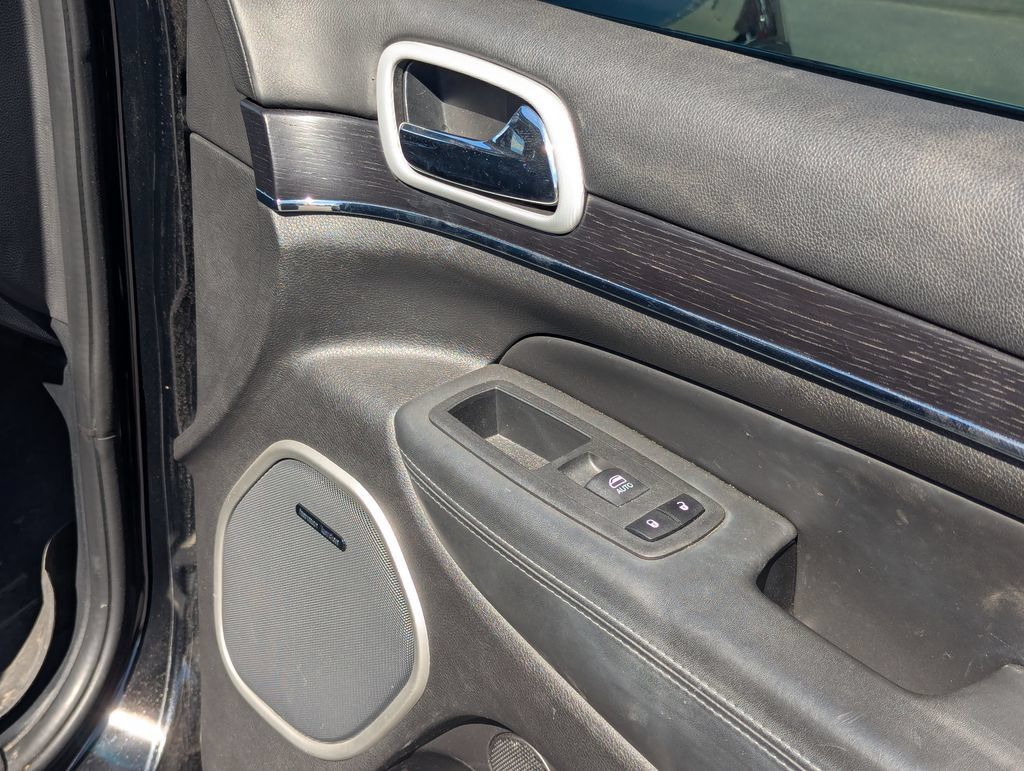 Used 2020 Jeep Grand Cherokee Summit AWD/4WD image 38