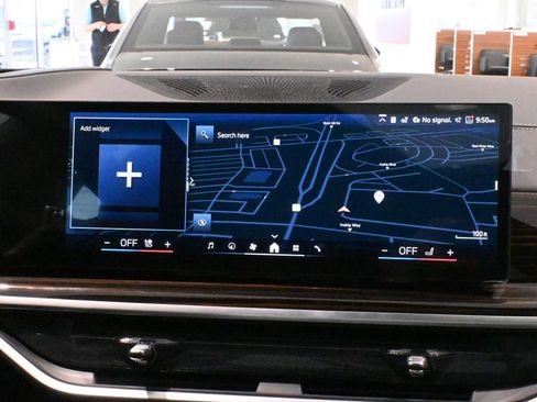 Used 2025 BMW X5 xDrive50e image 21