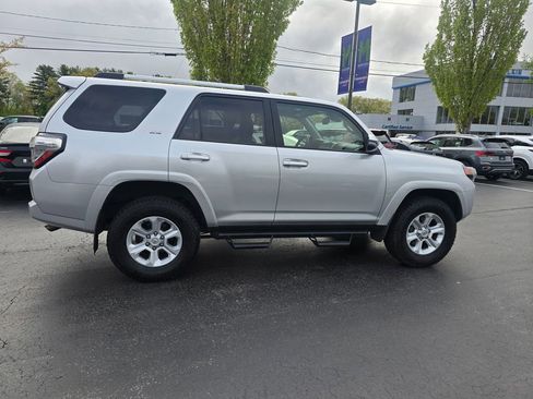 Certified 2022 Toyota 4Runner SR5 Premium AWD/4WD image 8
