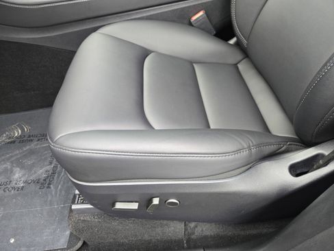 Used 2024 Tesla Model Y Long Range image 16