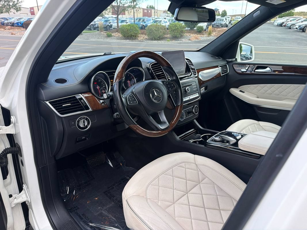 Used 2018 Mercedes-Benz GLS 550 4MATIC image 30