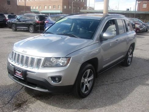 Used 2016 Jeep Compass High Altitude image 4