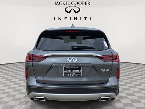 Certified 2025 INFINITI QX50 Pure image 6