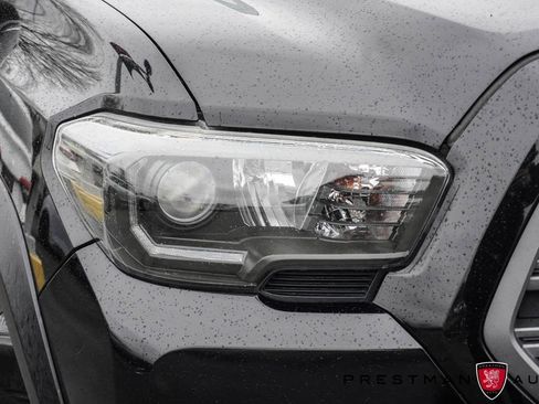 Used 2020 Toyota Tacoma TRD Off-Road image 14