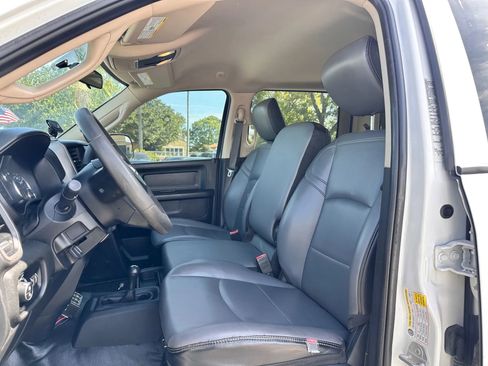 Used 2019 RAM 2500 Tradesman w/ Chrome Appearance Group image 13