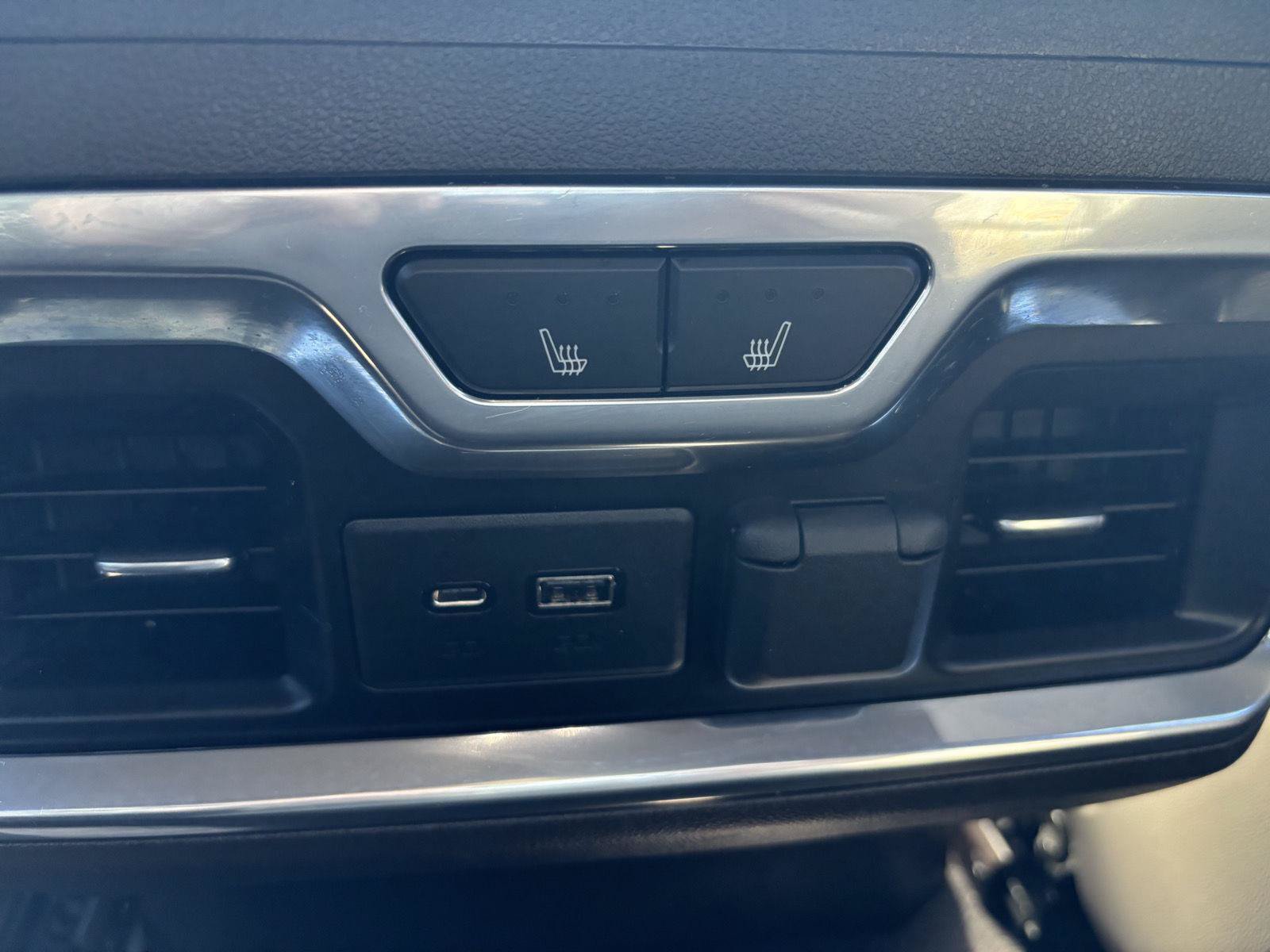 Used 2021 Chevrolet Silverado 1500 LTZ AWD/4WD image 18