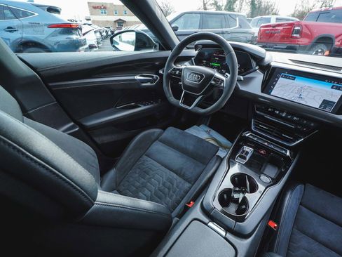 Used 2022 Audi e-tron GT Premium Plus w/ Performance Package image 36