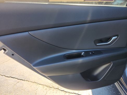 Used 2024 Hyundai Elantra SEL w/ Convenience Package image 42