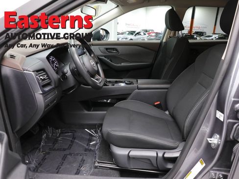 Used 2023 Nissan Rogue S AWD/4WD image 13