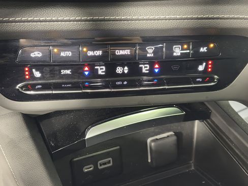 Used 2023 Buick Envision Essence image 22