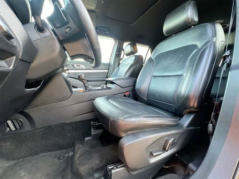 Used 2017 Ford Explorer XLT w/ Equipment Group 202A image 16