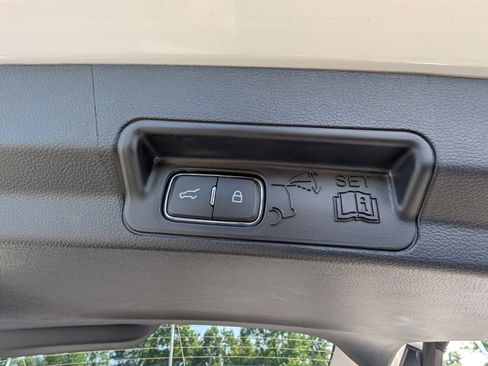 New 2025 Ford Explorer Active w/ Active Comfort Package image 10