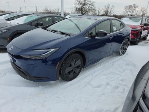 New 2026 Toyota Prius LE image 3