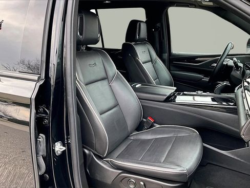 Used 2024 Cadillac Escalade Sport image 7