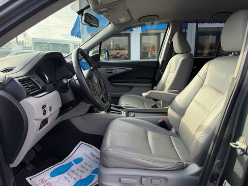 Used 2017 Honda Ridgeline RTL-T image 11