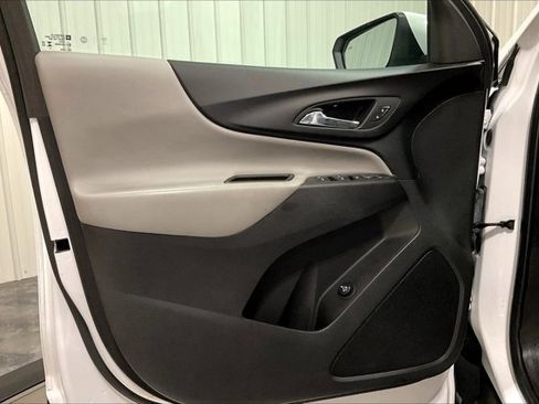 Used 2024 Chevrolet Equinox LT image 23