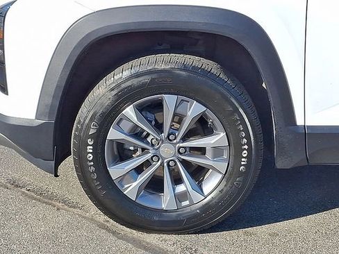 Used 2025 Chevrolet Equinox LT FWD image 25