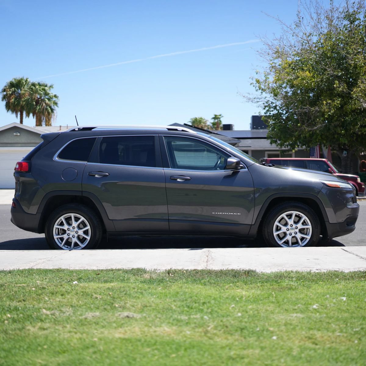 Used 2016 Jeep Cherokee Latitude w/ Comfort & Sound Group FWD image 15