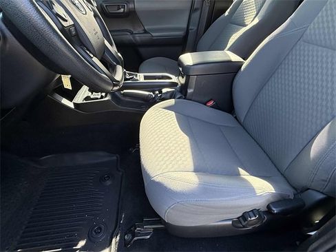 Used 2020 Toyota Tacoma SR image 13