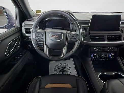 Used 2022 GMC Yukon XL AT4 w/ AT4 Premium Plus Package AWD/4WD image 21