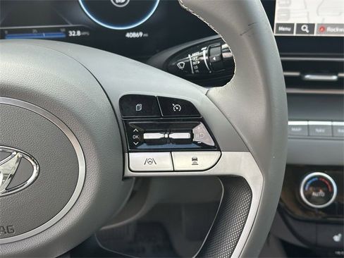 Used 2023 Hyundai Elantra SEL w/ Convenience Package image 13