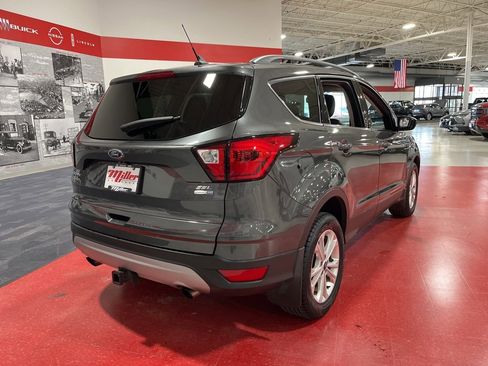 Used 2019 Ford Escape SEL image 3