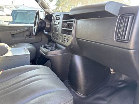Used 2019 Chevrolet Express 3500 Extended w/ Driver Convenience Package image 10