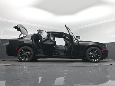 Used 2021 Dodge Charger SXT w/ Blacktop Package RWD image 7