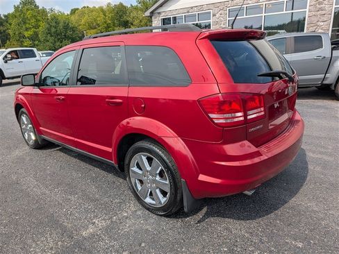 Used 2010 Dodge Journey SXT w/ Rear Seat Video Group FWD image 4