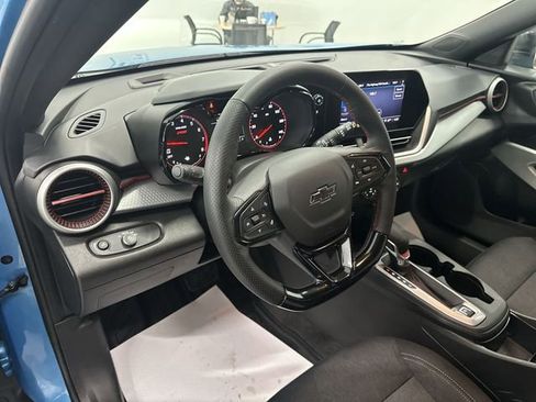 Used 2025 Chevrolet Trax RS w/ Driver Confidence Package image 12