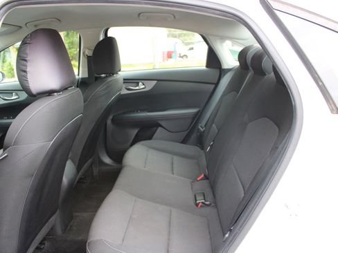 Used 2021 Kia Forte LXS FWD image 8